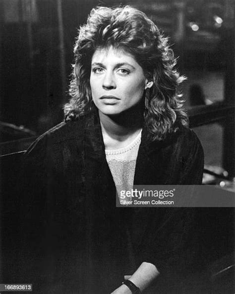 403 Actress Linda Hamilton Photos & High